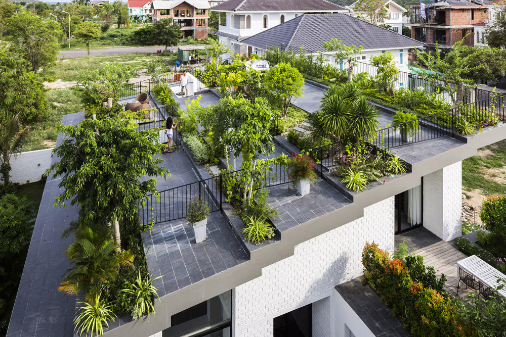 满满的绿意，越南芽庄小住宅_005-A-House-in-Nha-Trang-by-Vo-Trong-Nghia-Architects-ICADA.jpg