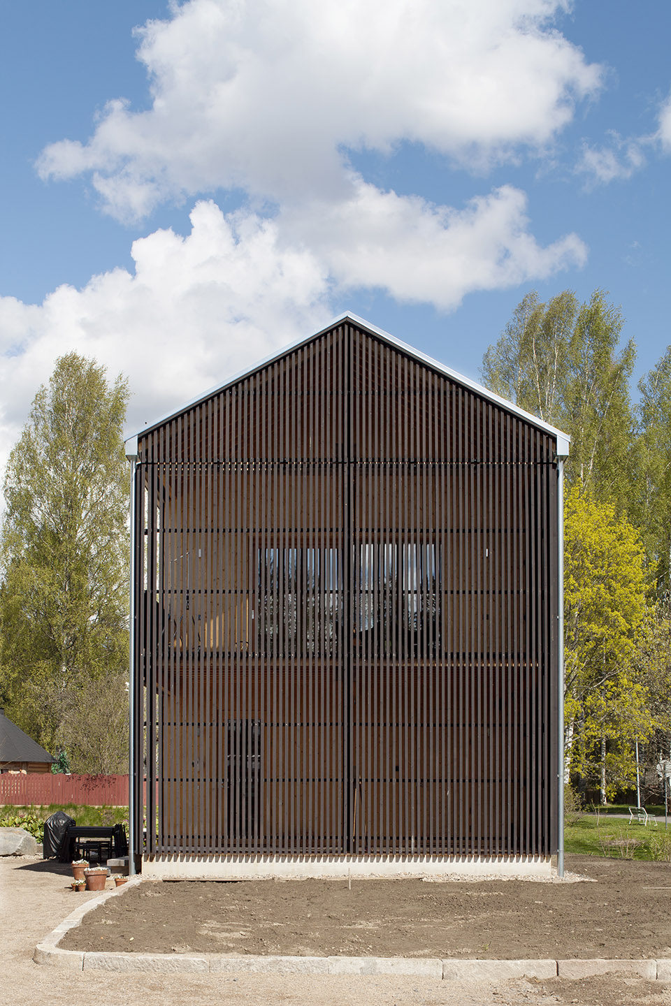 空间倒置，芬兰建筑师自宅_001-House-H-by-Hirvilammi-Architects.jpg