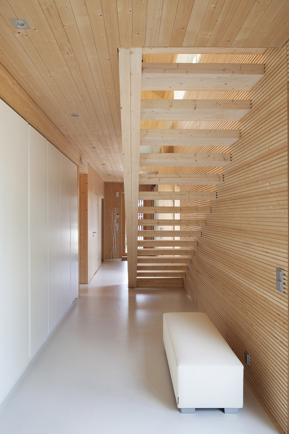 空间倒置，芬兰建筑师自宅_013-House-H-by-Hirvilammi-Architects.jpg