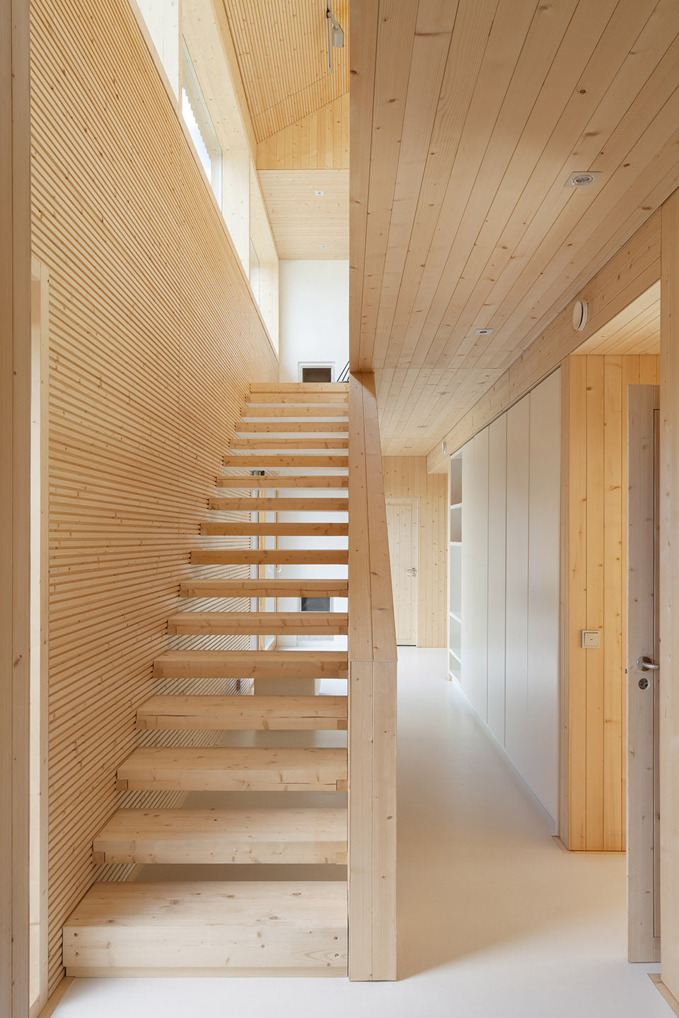 空间倒置，芬兰建筑师自宅_018-House-H-by-Hirvilammi-Architects.jpg