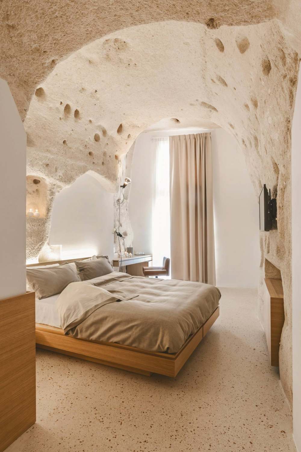 The-Hotel-in-a-Cave_07.jpg