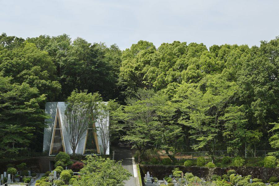 隐于山林_005-Sayama-Forest-Chapel-by-Hiroshi-Nakamura-NAP-Co.Ltd_..jpg