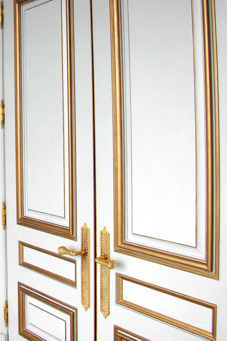 four-season-private-residence-residential-door-trim-moulding-detail.jpg