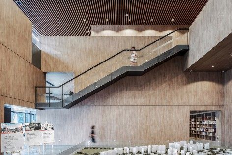 中国中铁售楼中心和社区图书馆_11-CREC-Sales-Pavilion-Library-by-Van-Wang-Architect-472x315.jpg