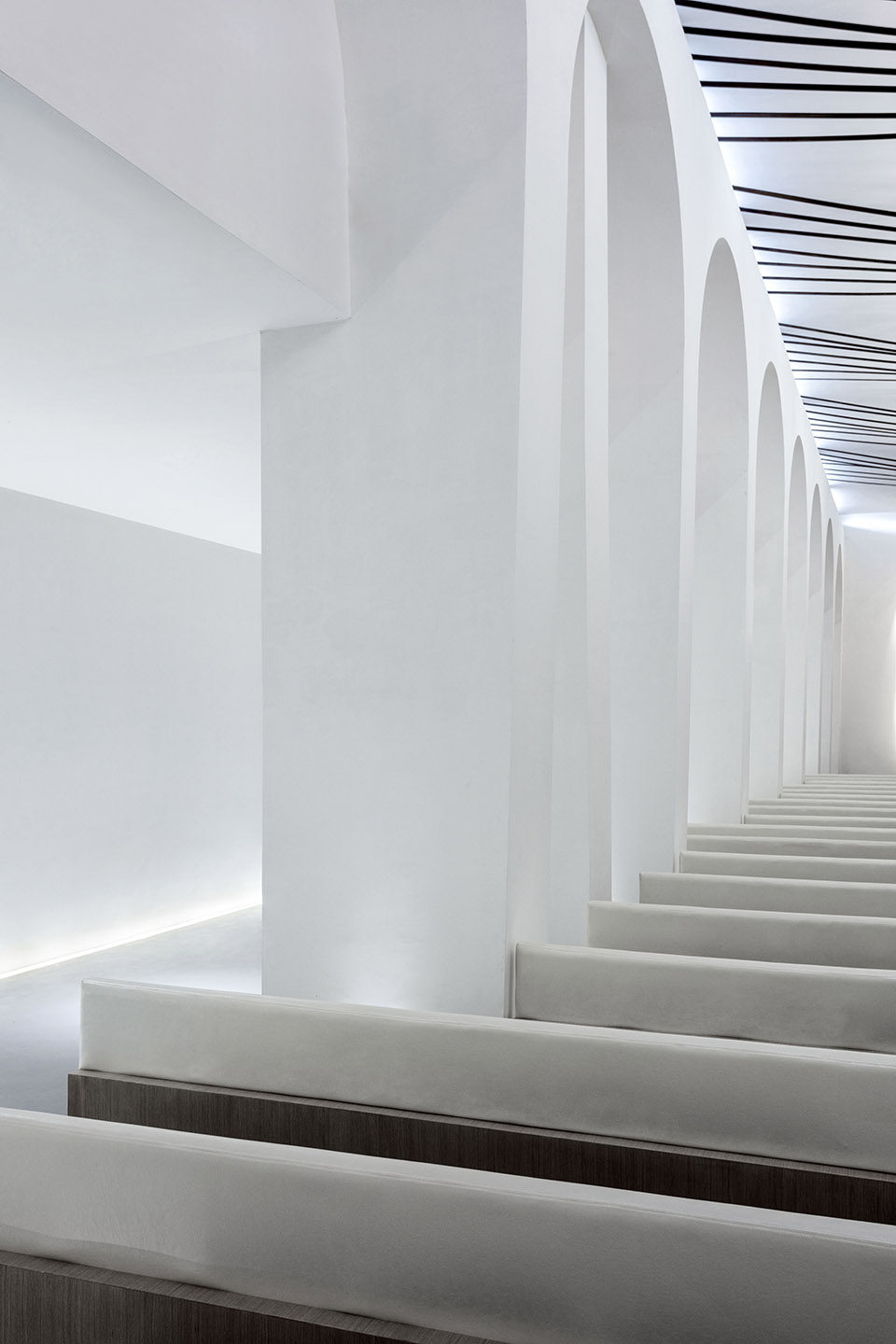 5-The-White-Church－Spiritual-Refuge-of-Modernist-by-LAD-Design-Agency.jpg