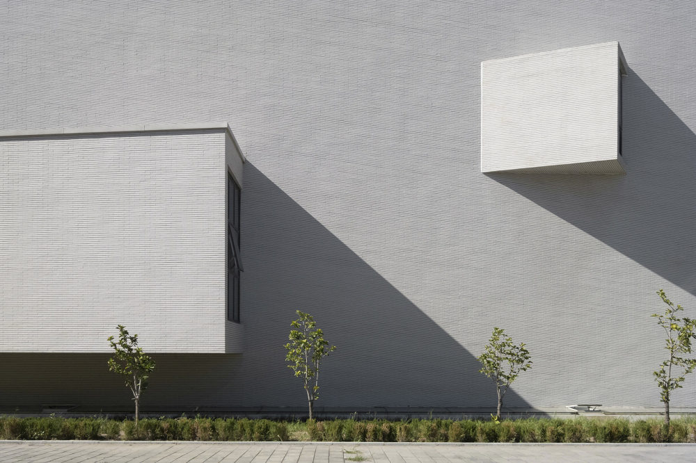 Spring Art Museum by PRAXiS d'ARCHITECTURE  泉美术馆_06-©Jin-Fengzhe-Spring-Art-Museum-by-PRAXiS-dARCHITECTURE.jpg