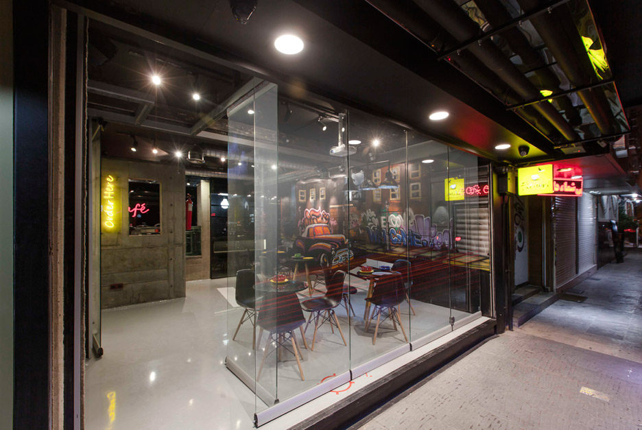 Cafe-Chocolate_Tehran_Modaam-Architects_dezeen_936_5.jpg