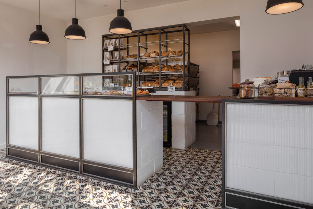 margot-bakery-lucy-tauber-london-interior_dezeen_2364_col_4-852x568.jpg