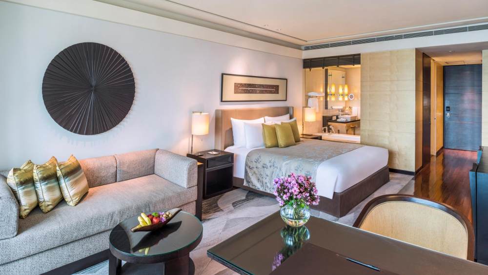 Siam Kempinski Hotel Bangkok(HBA)_kibkk1-1-deluxe-residence-king-bed.jpg