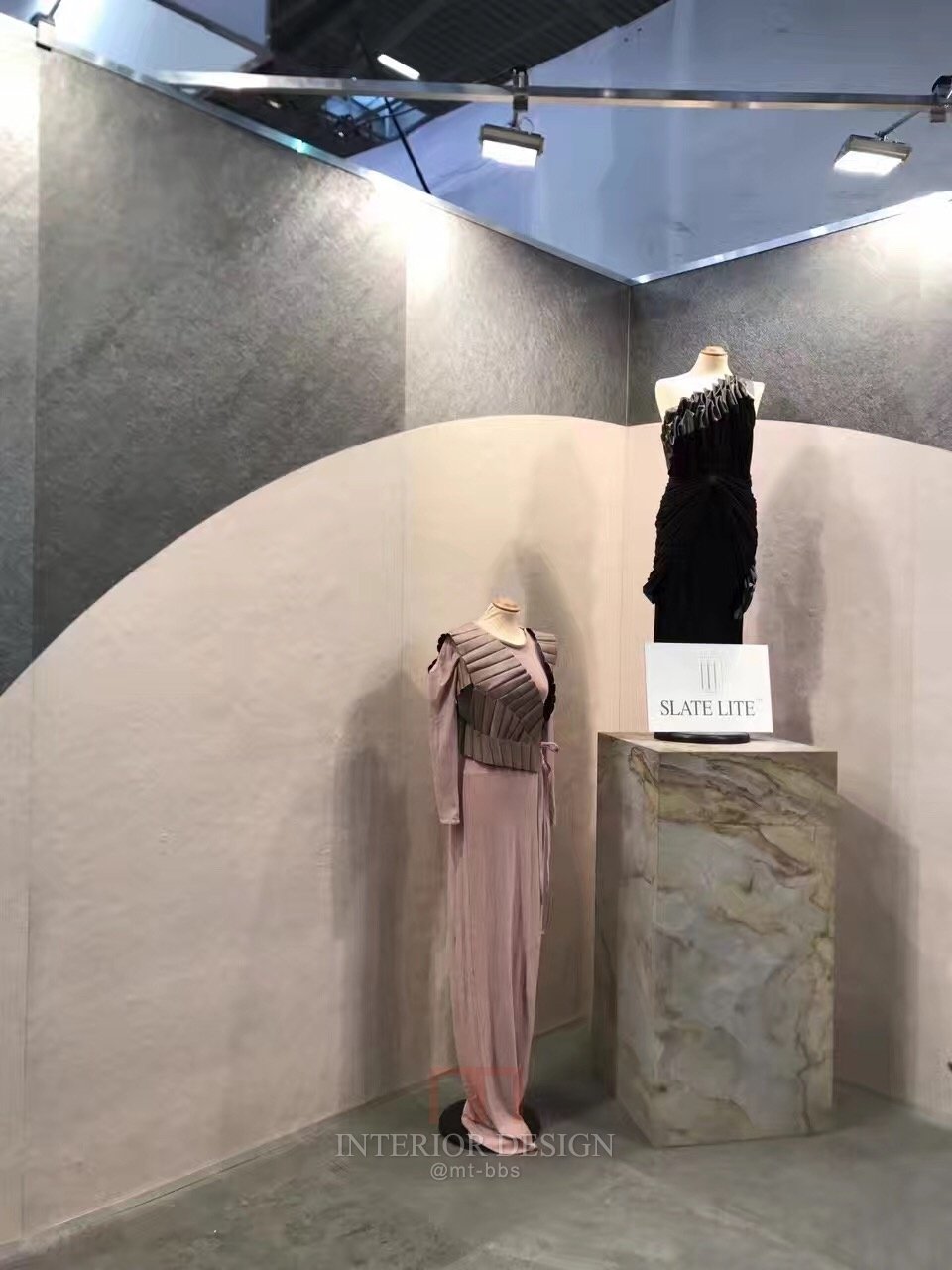 德国革命性技术产品---进来参观~_德国Bau Fair（精品服装制品）.jpg