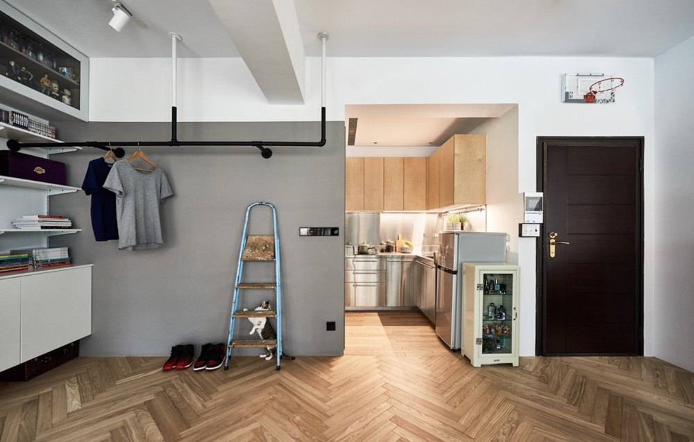 Cat Owner’s Cramped Apartment Gets Room to Breathe_chrome-kitchen-industrial-lighting-antique-classy.jpg