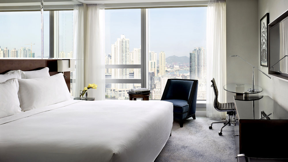 香港康得思酒店_rooms-deluxe-1680x945.jpg