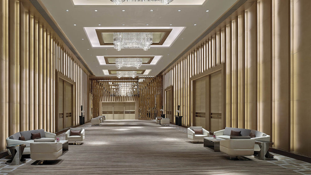 广州朗豪酒店_lpcan-meeting-ballroom-foyer1-1680-945.jpg.jpg