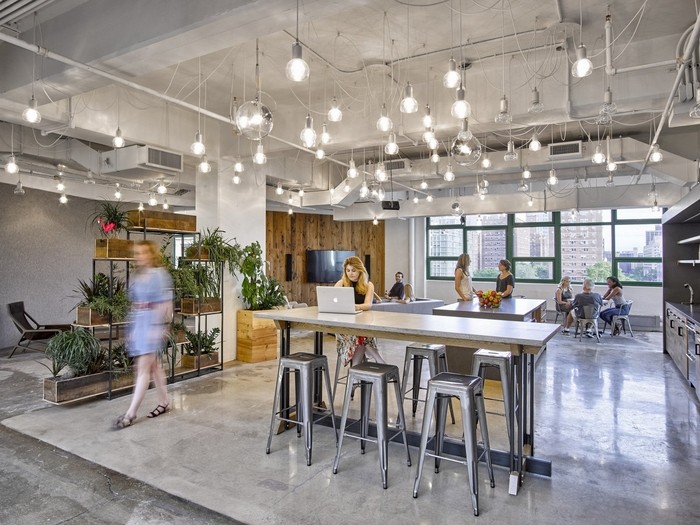 Etsy Offices – New York City_Etsy_c-Garrett-Rowland_Courtesy-of-Gensler_54-700x525.jpg