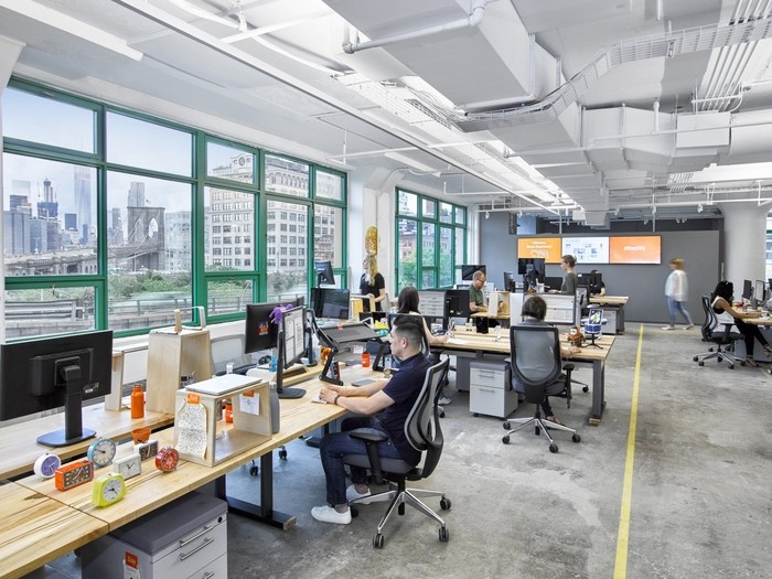 Etsy Offices – New York City_Etsy_c-Garrett-Rowland_Courtesy-of-Gensler_59-700x525.jpg