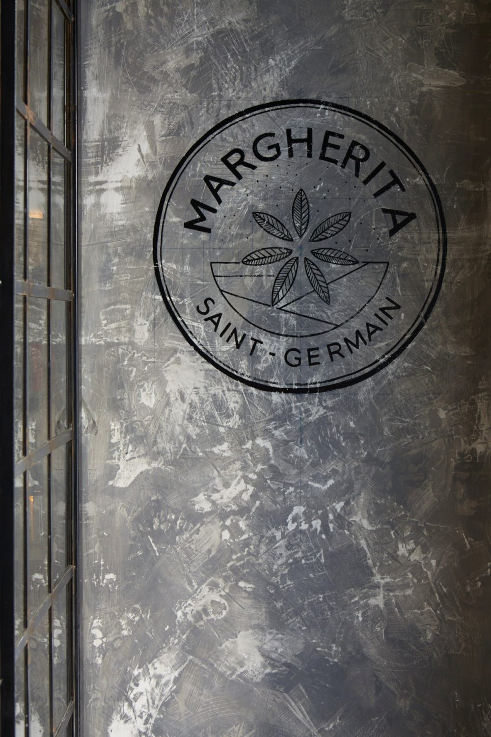 Pizza Margherita_74035-03ba2c4d8f34595c601a21d43baa6e31.jpg