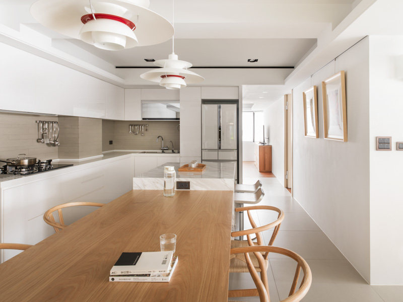 国外住宅设计_bright-white-kitchen.jpg