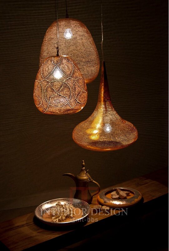 埃及Zenza的家居产品，美丽而又繁复的阿拉伯风格_不同款式的吊灯往往能营造出别样情趣。喜欢雕琢细节的人，对于灯饰这种最能以小见大的.jpg