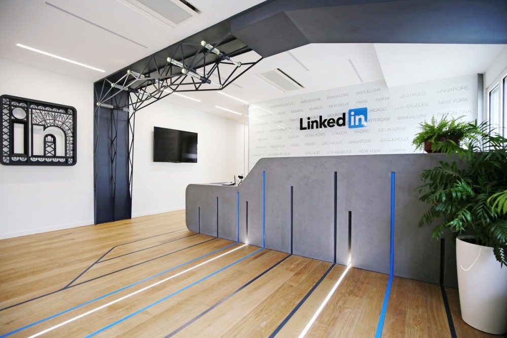 LinkedIn-Paris_reception-1200x800.jpg