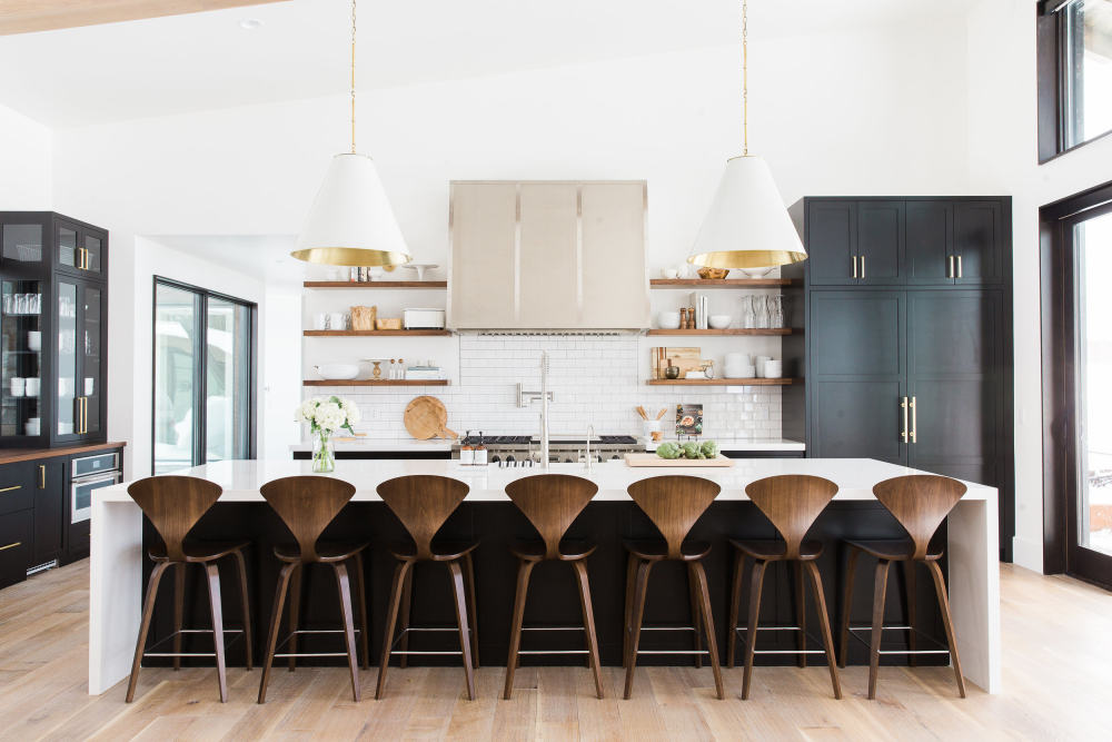 Black,+white+and+wood+kitchen+with+brass+hardware+--+Studio+McGee.jpeg