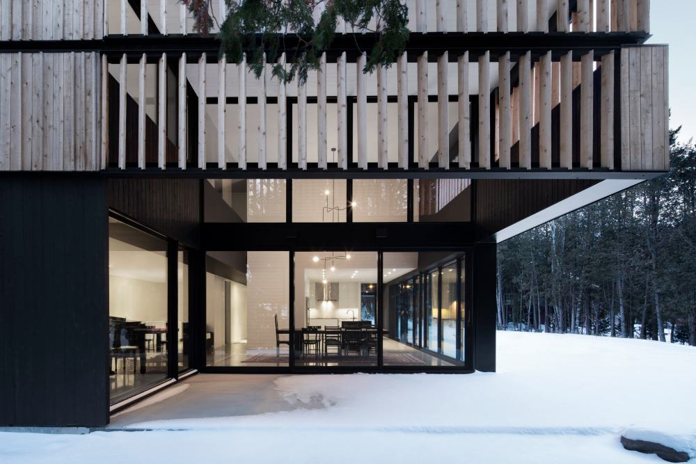 简洁明朗的装修风格_maison-sur-le-lac-acdf-architecture-residential_dezeen_2364_col_10.jpg