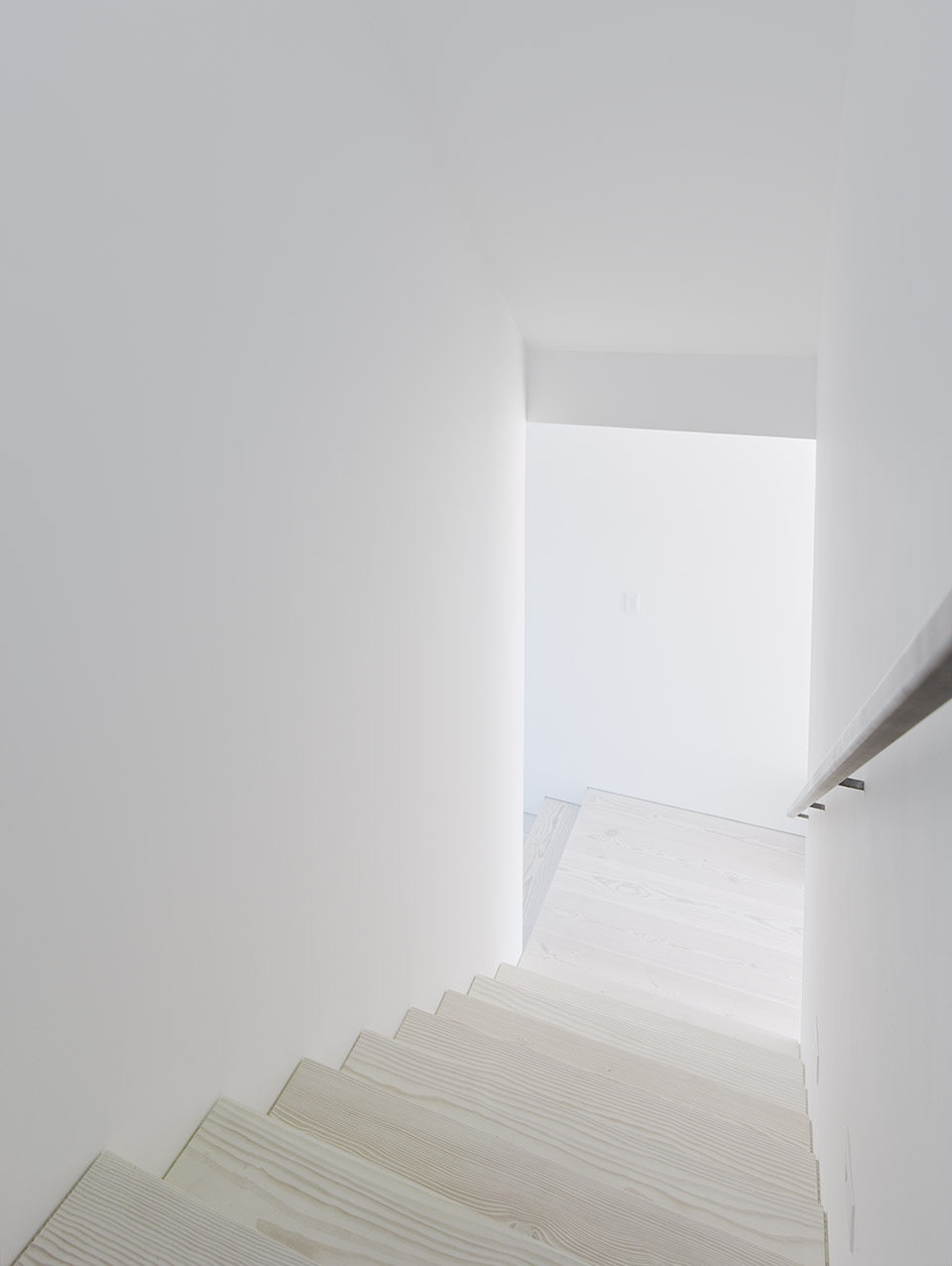 旧金山住宅--行云流水的纯白空间体验_4-Remember-House-by-Edmonds-Lee-Architects.jpg