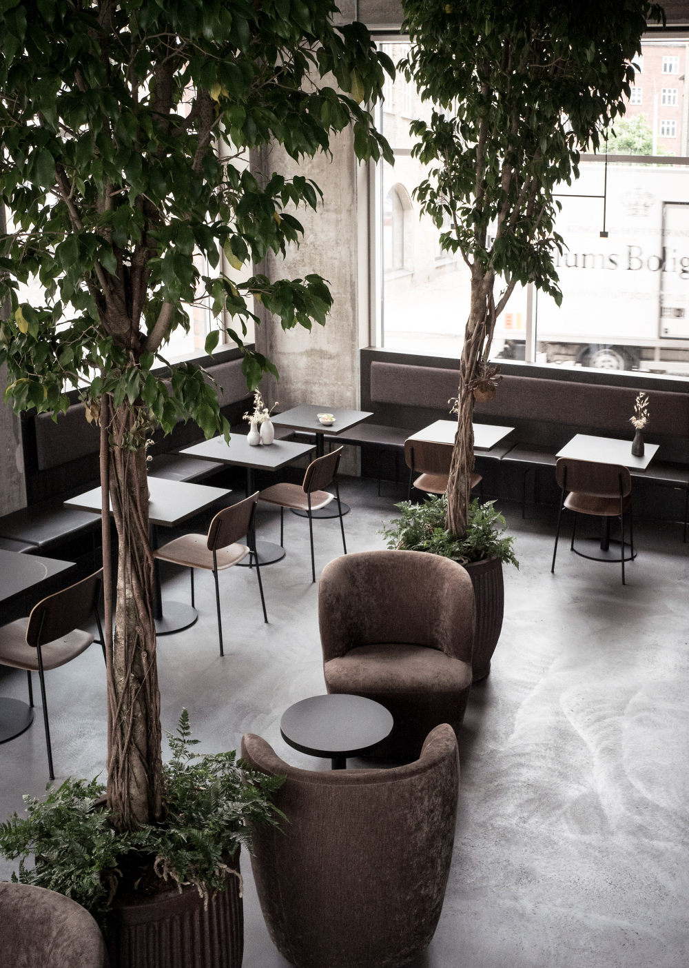 nærvær-norm-architects-interiors-restaurant-bar-copenhagen-denmark_dezeen_2364.jpg