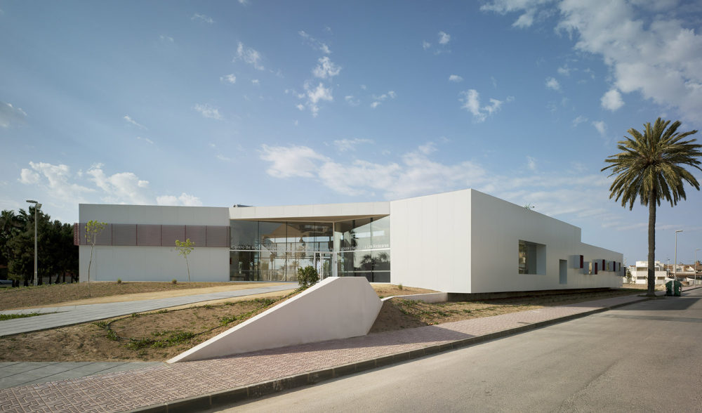 003-Nursery-School-and-Kingerdarten-between-palms-in-Los-Alcazares-By-COR-ASOCIA.jpg