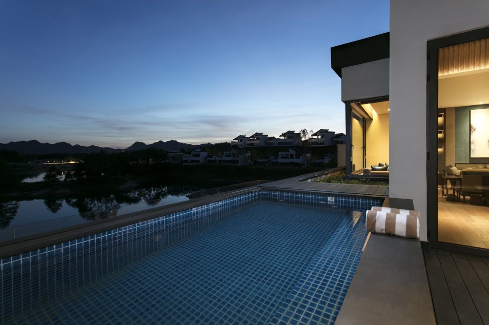 千岛湖安麗酒店_86634569-H1-______Choicest_2_Bedroom_Villa_-_outdoor_pool.jpg