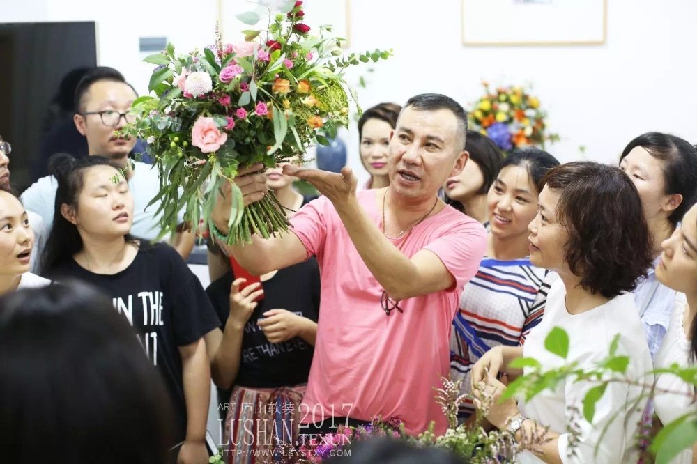 北欧三房，虽然电视墙上有门，但也美感！_373341214166347933.jpg