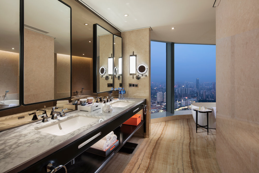 福州三迪希尔顿酒店（Hilton Fuzhou）_Deluxe-King-Bathroom5031.jpg