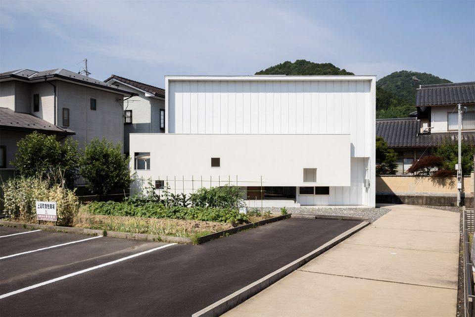 京都Seep Out住宅 / SAI Architectural Design Office  一墙之隔，别有..._建筑外观，external view of the building