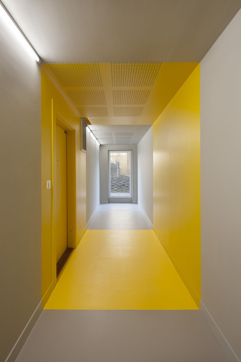 highlighted-yellow-entrance-011116-1257-02.jpg