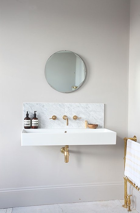 wall-mounted-sink-trend.jpg