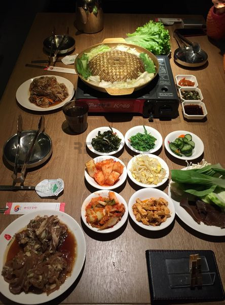 云彩般黑色魅力薄岩板打造韩国料理店_天然石皮2.jpg