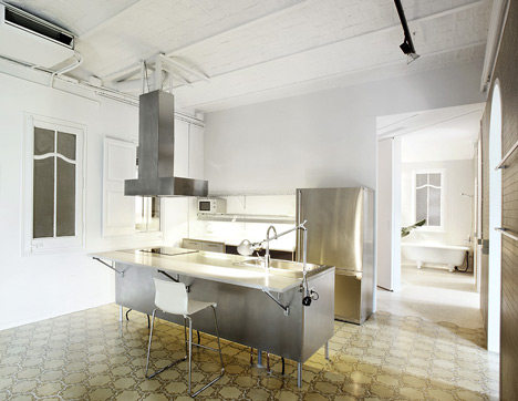 dzn_Apartment-in-Barcelona-by-Arquitectura-G_2.jpg