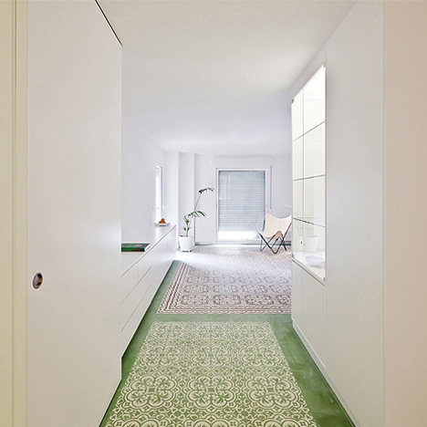 rushi_Renovated-apartment-by-Romero-Vallejo-Arquitectos_1sq.jpg