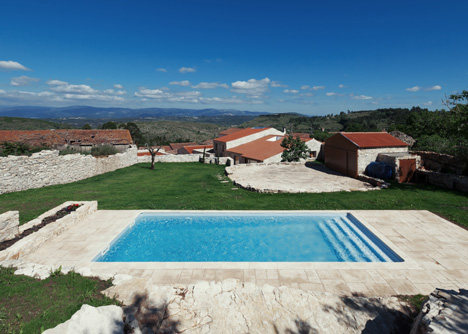 rushi_House-in-Serra-de-Janeanes-by-Joao-Branco_1sq.jpg