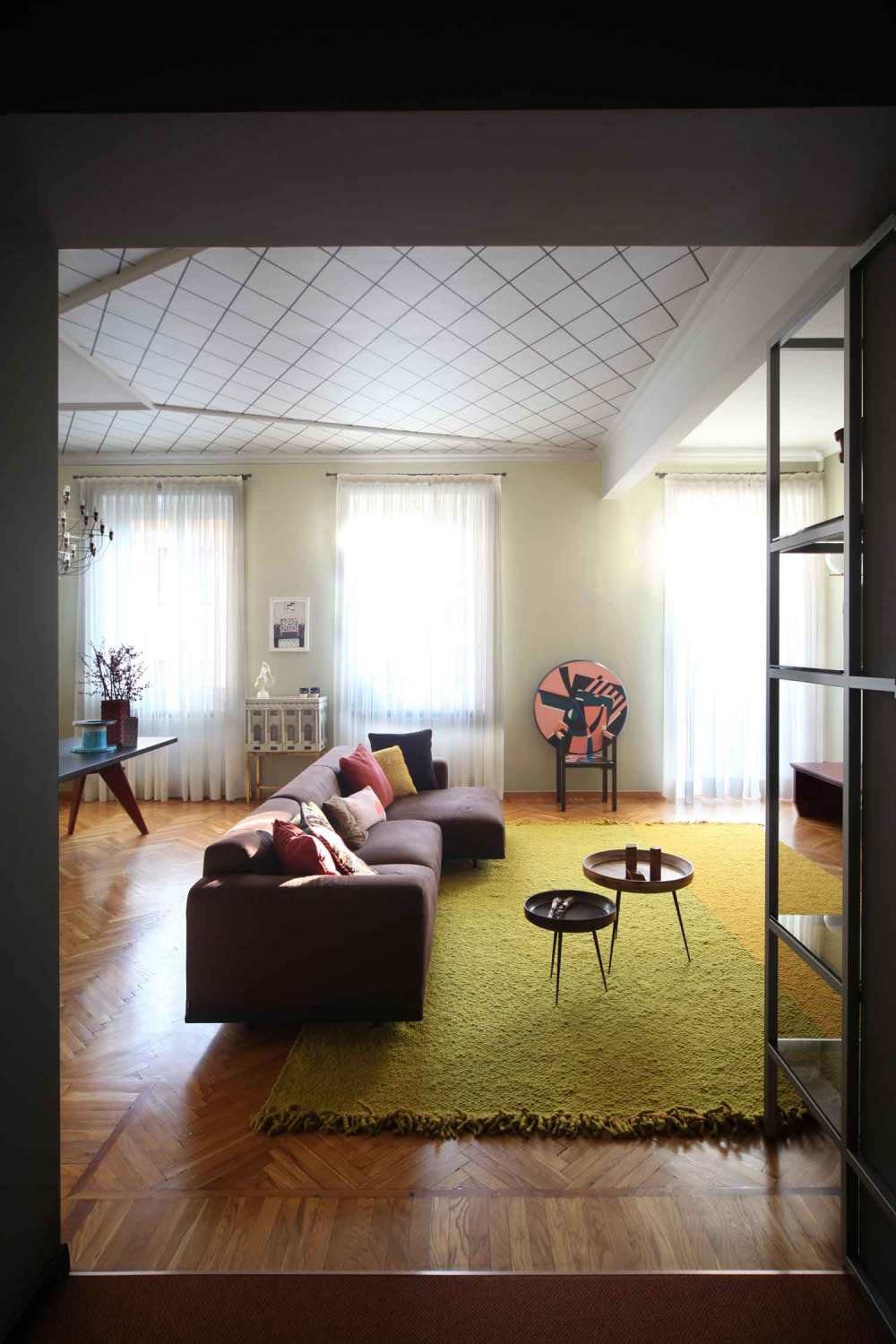 metaphisical-remix-apartment-by-uda-architetti-rushi-01.jpg
