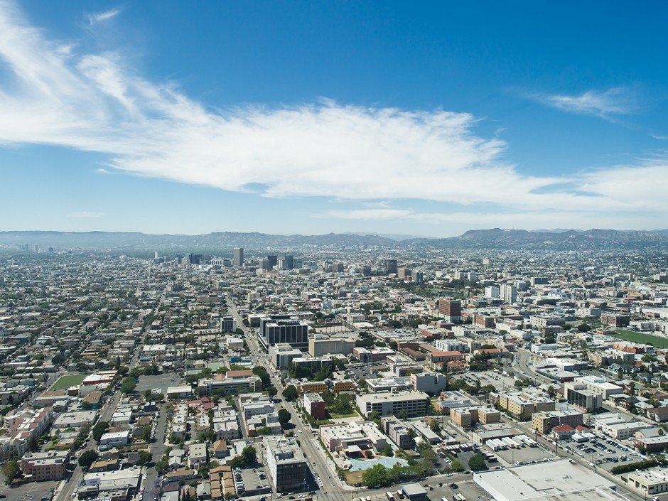 51a-duplex-penthouse-of-the-ritz-carlton-residences-in-los-angeles-01.jpg