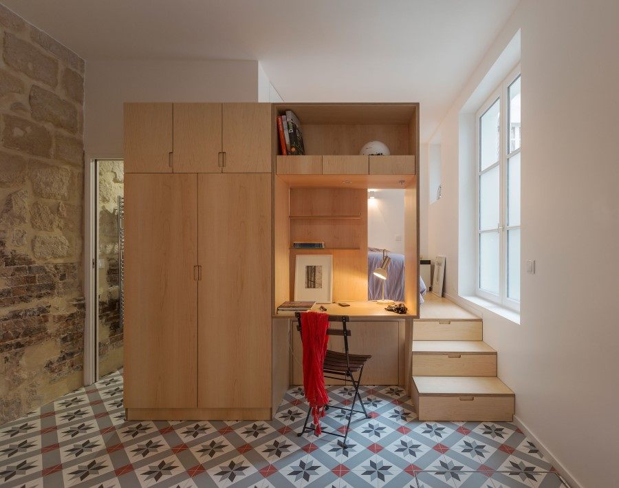 One-Room-Flat-in-a-Mid-Seventeenth-Century-Mansion-Townhouse-1.jpg