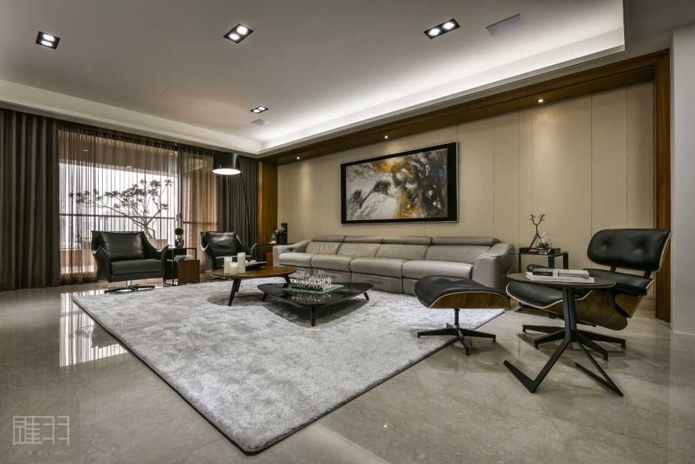 wood-and-earthy-colour-palette-modern-apartment-by-manson-hsiao-of-hui-yu-interior-design-01.jpg