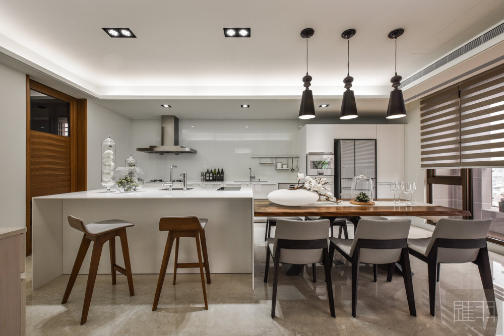 wood-and-earthy-colour-palette-modern-apartment-by-manson-hsiao-of-hui-yu-interior-design-01.jpg