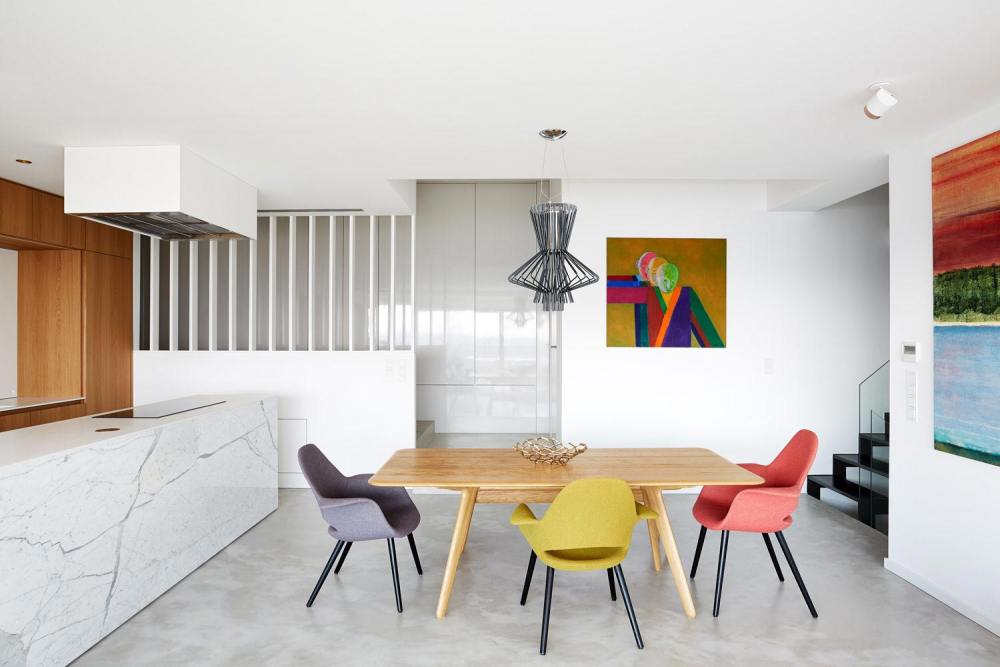 contemporary-triplex-apartment-prague-designed-bright-colours-01.jpg