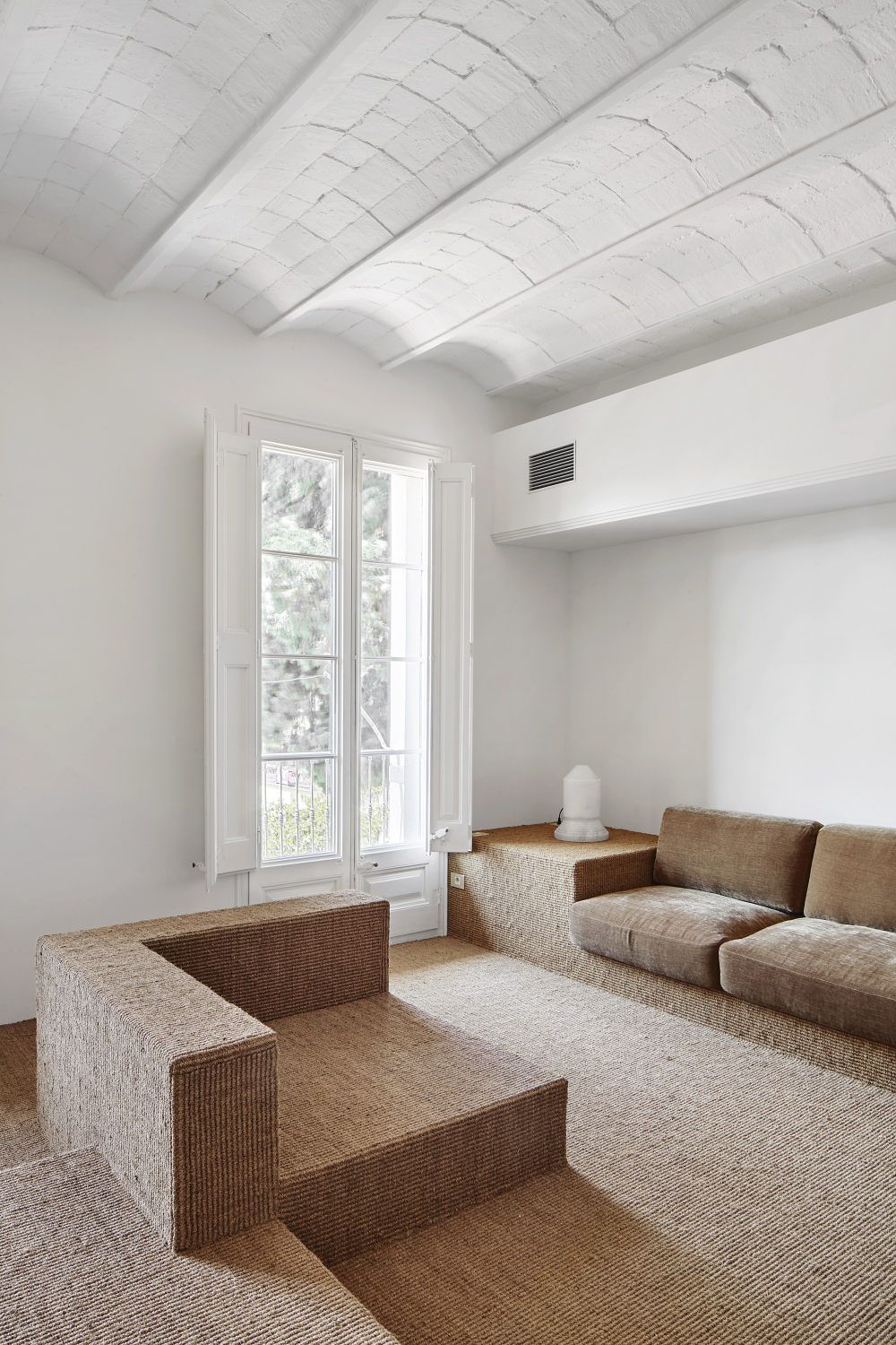 house-girona-barcelona-arquitectura-g-interiors-residential-spain_rushi_hero.jpg