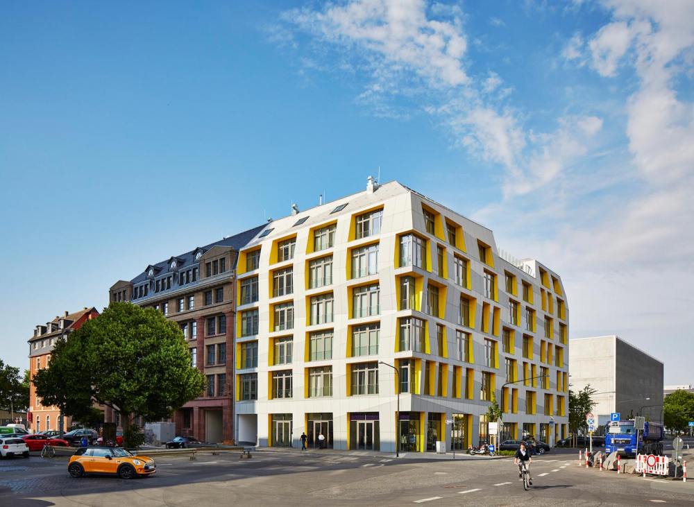 renovation-historic-building-contemporary-addition-netplete-original-volume-rushi-01.jpg