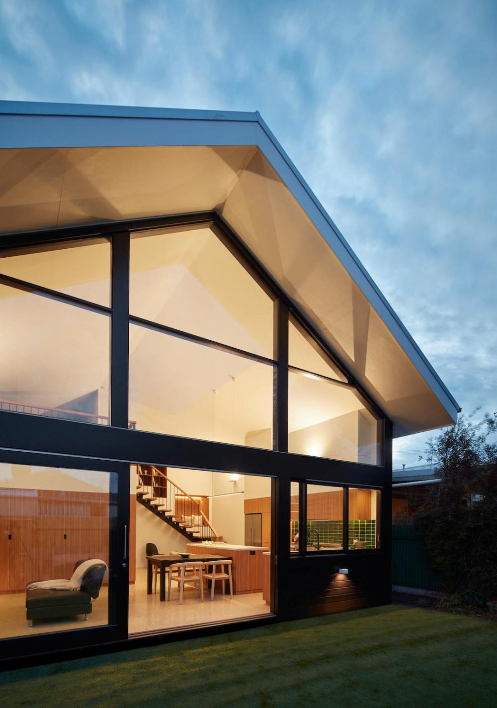 extension-building-two-level-contemporary-house-mix-private-social-work-spaces-01.jpg