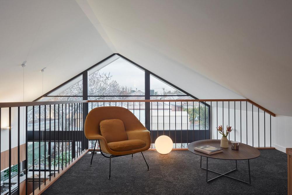 extension-building-two-level-contemporary-house-mix-private-social-work-spaces-01.jpg