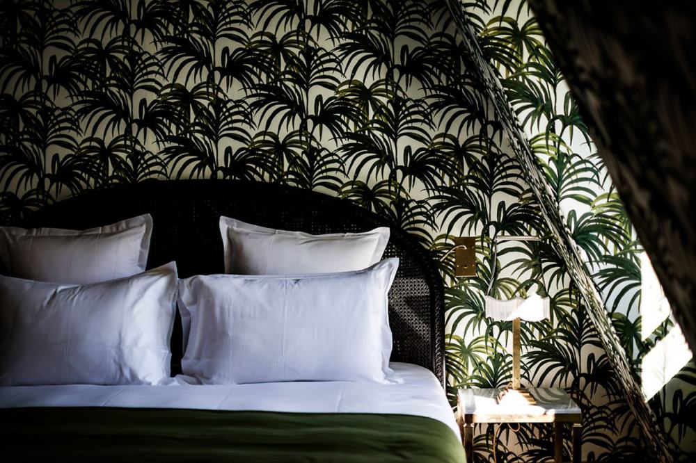 p1_hotel_providence_paris_photo_benoit_linero_chambre_aux_oiseaux_rushi.jpg