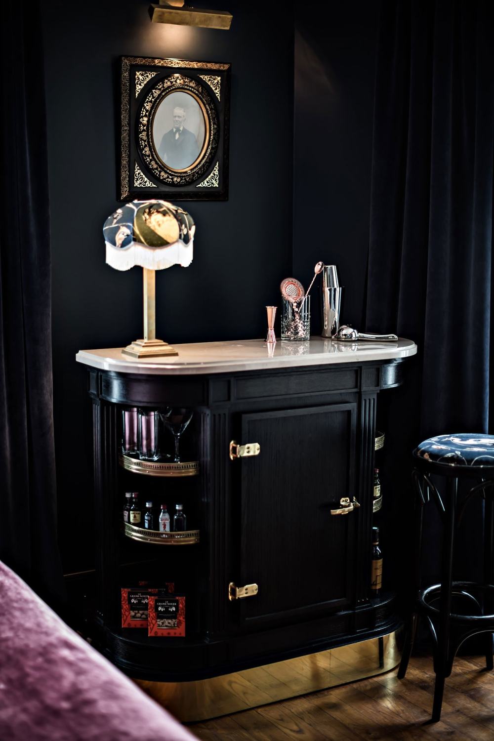 p1_hotel_providence_paris_photo_benoit_linero_chambre_aux_oiseaux_rushi.jpg